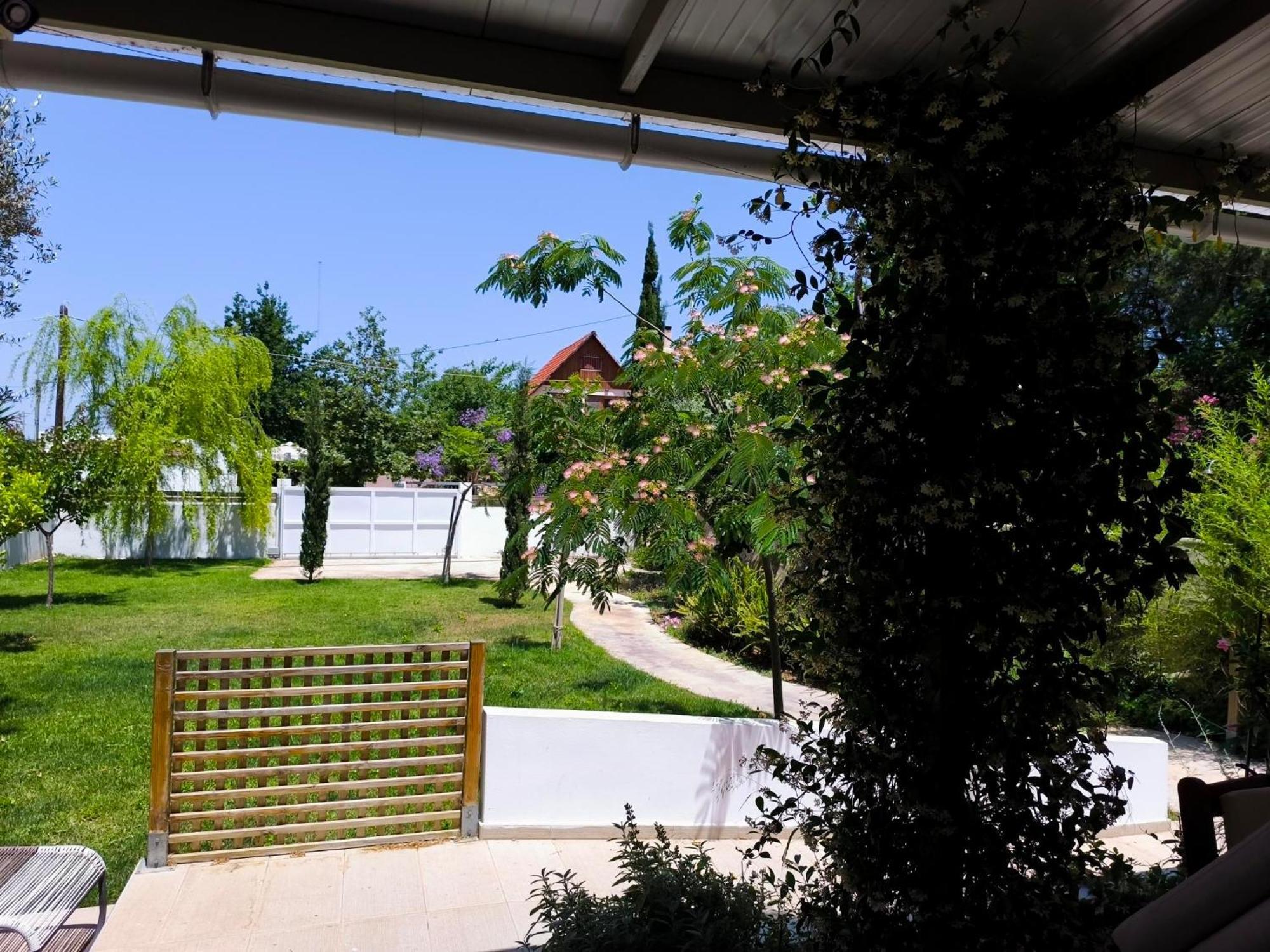 Seaside Jacaranda Apartment Schinias Exterior photo